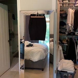 Aritzia pencil skirt